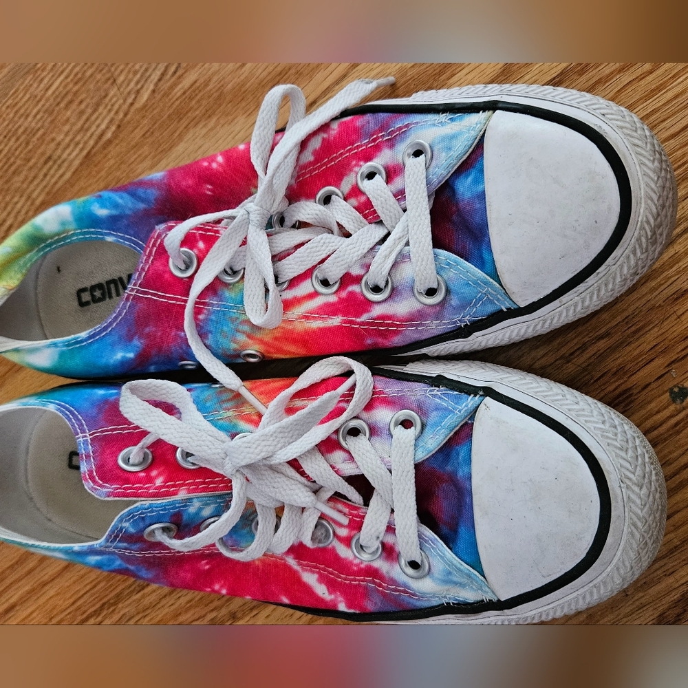 Converse low top sneakers